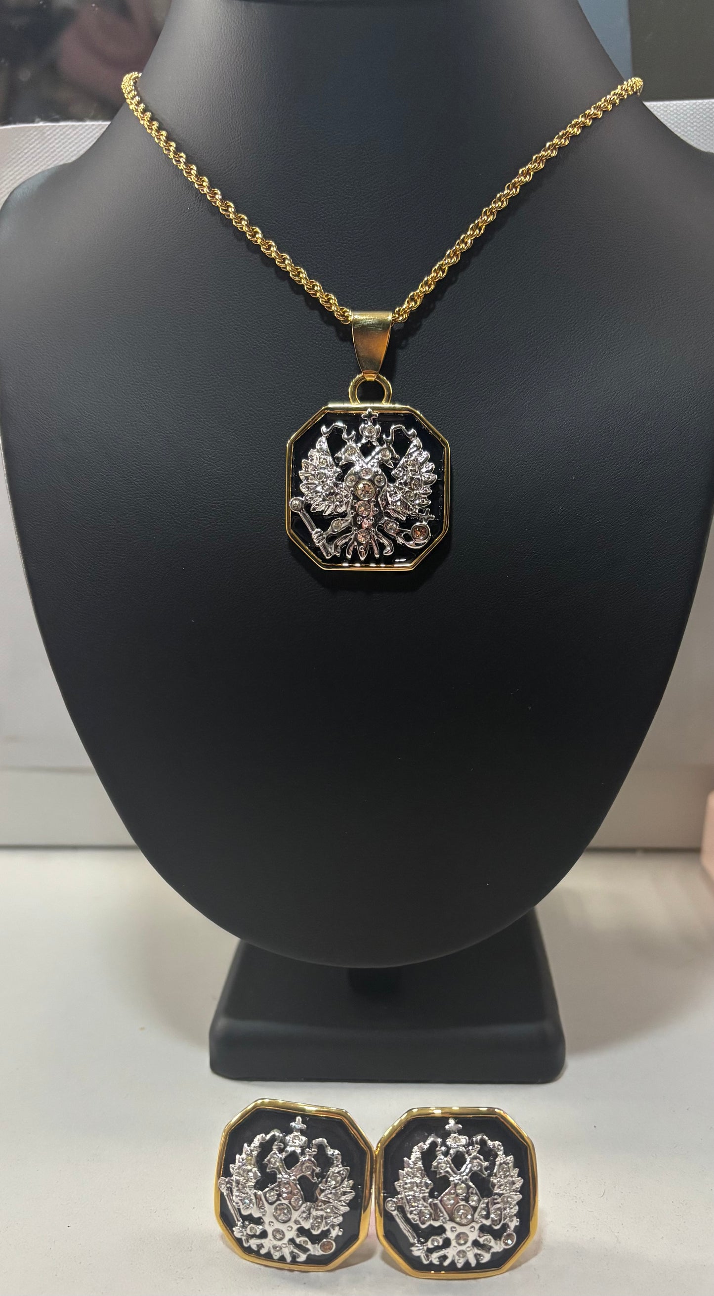 Vintage Joan Rivers Black and Gold Necklace / Earrings Set