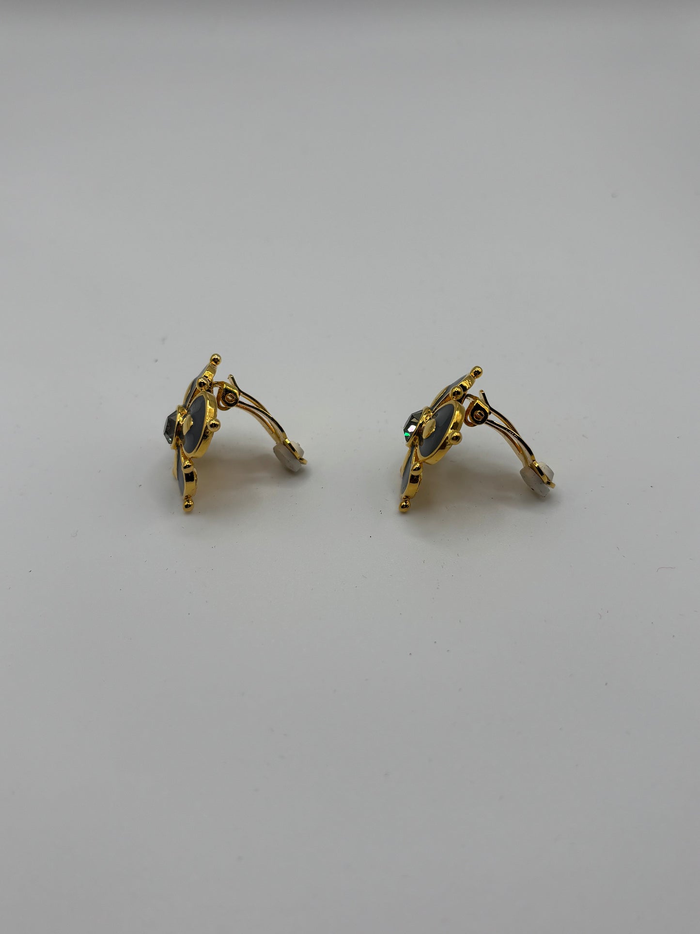 Vintage Joan Rivers Flower Clip On Earrings Arau Jewelry