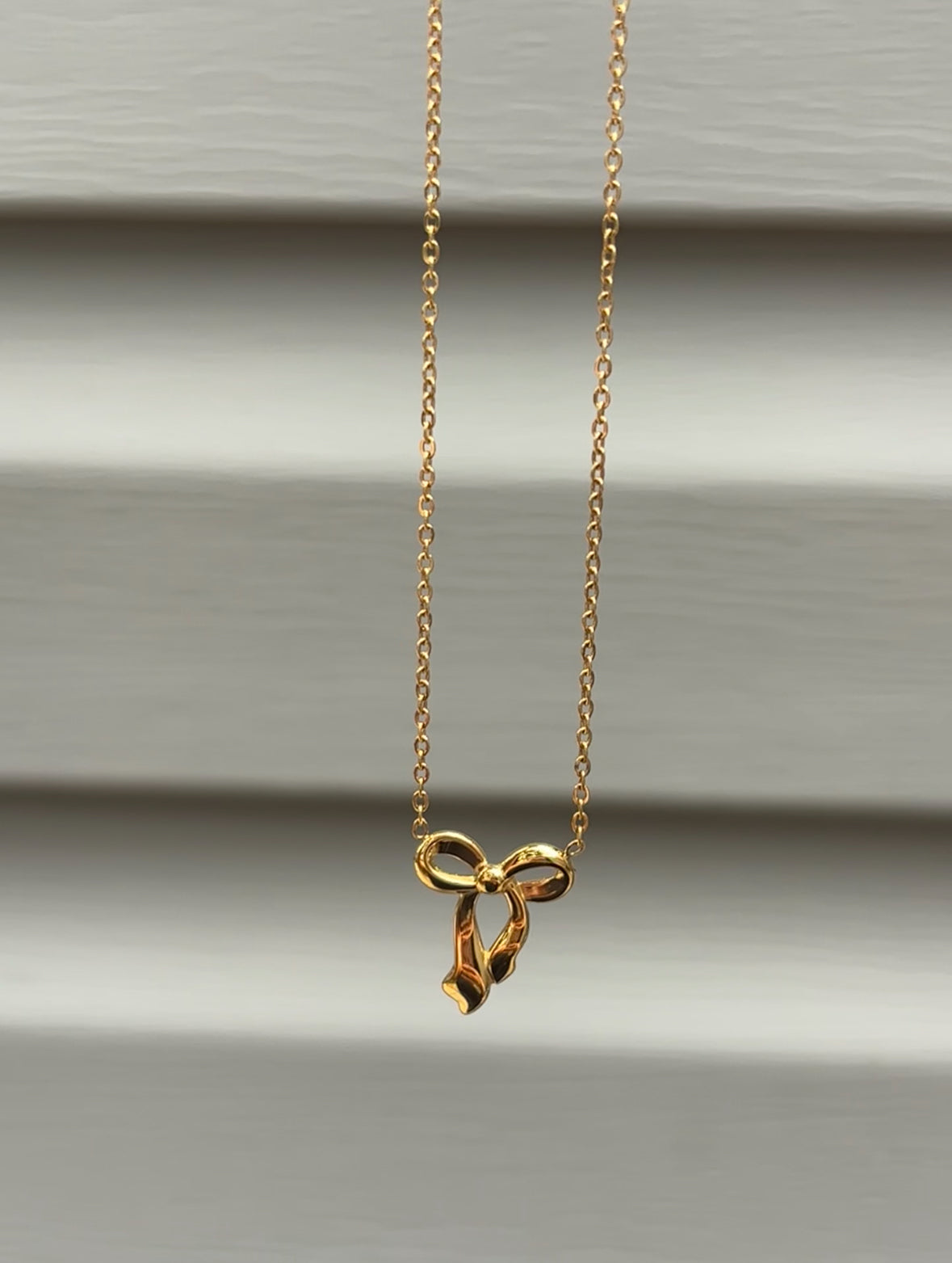 Bow Necklace