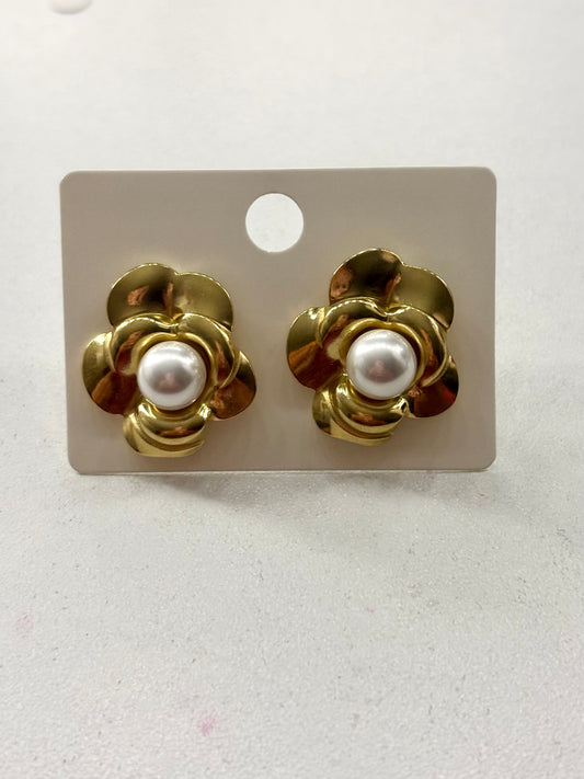 Flower Pearl Earrings